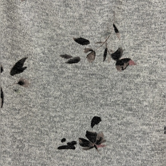 NWOT, Reitmans, Petite Plus Floral Grey Sweater, 2X π§Ά - Picture 5 of 8